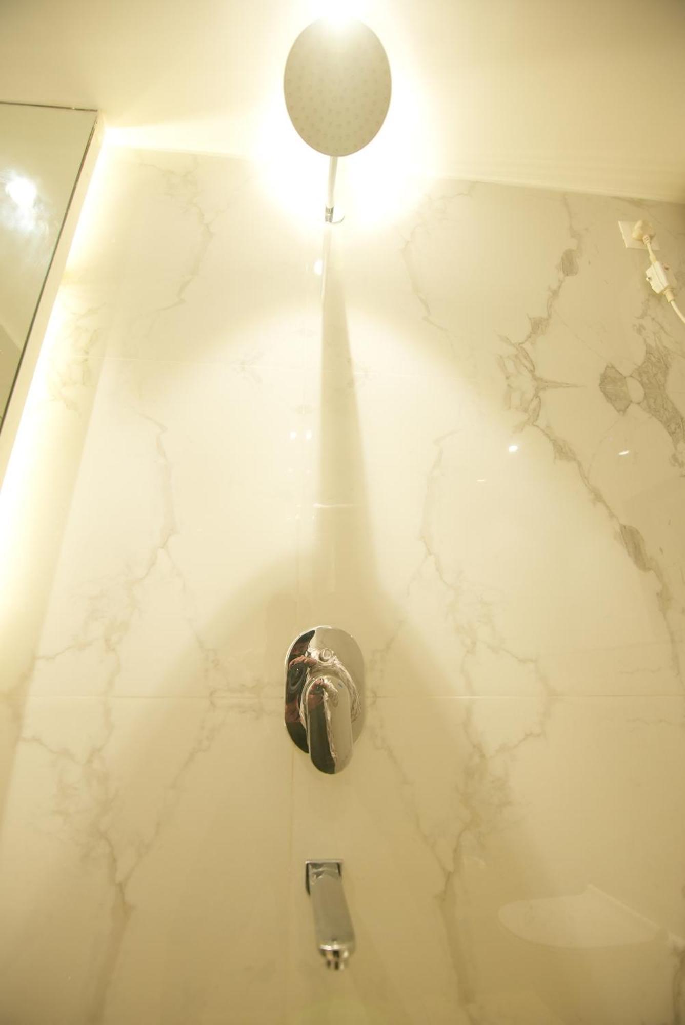 Hotel Dc Star 加尔各答 外观 照片